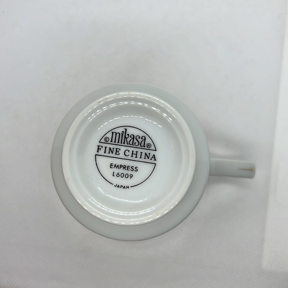 MIKASA EMPRESS FOOTED TEACUP AND SAUCER FINE CHINE VINTAGE L6009 - Picture 10 of 14